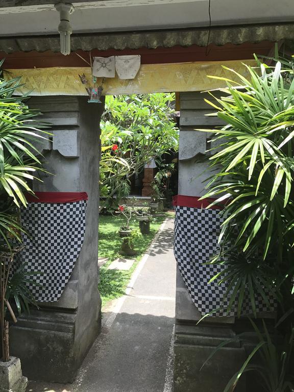 Santana Bali Home Stay Ubud Buitenkant foto